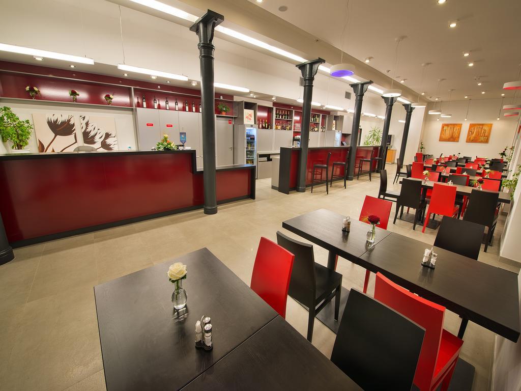Ea Business Hotel Ихлава Екстериор снимка
