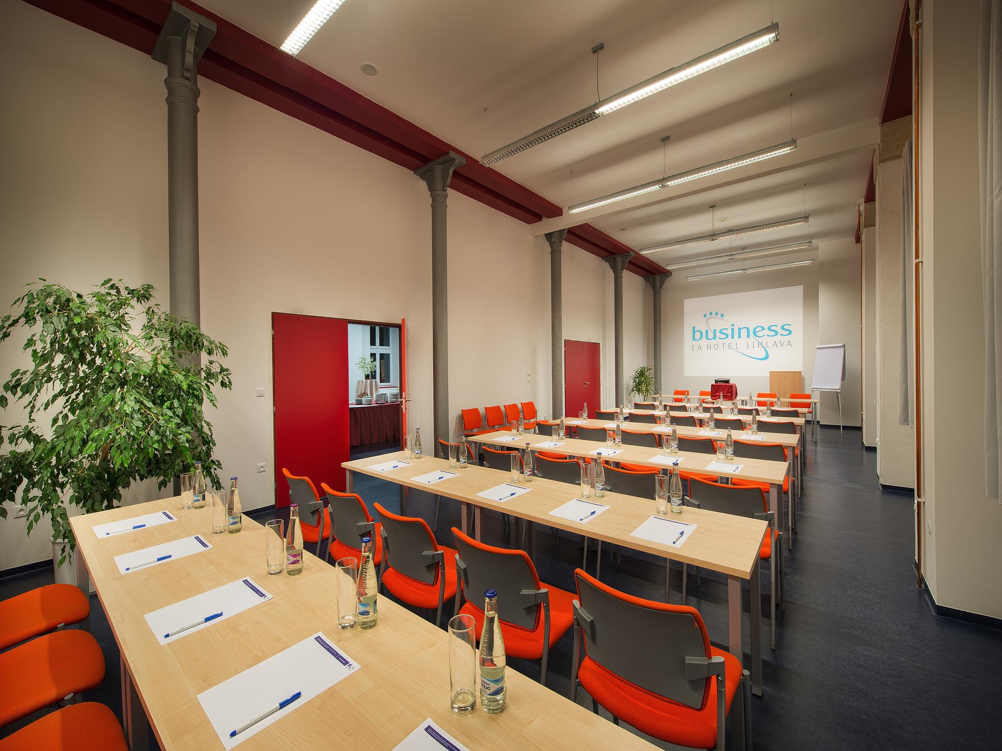 Ea Business Hotel Ихлава Екстериор снимка