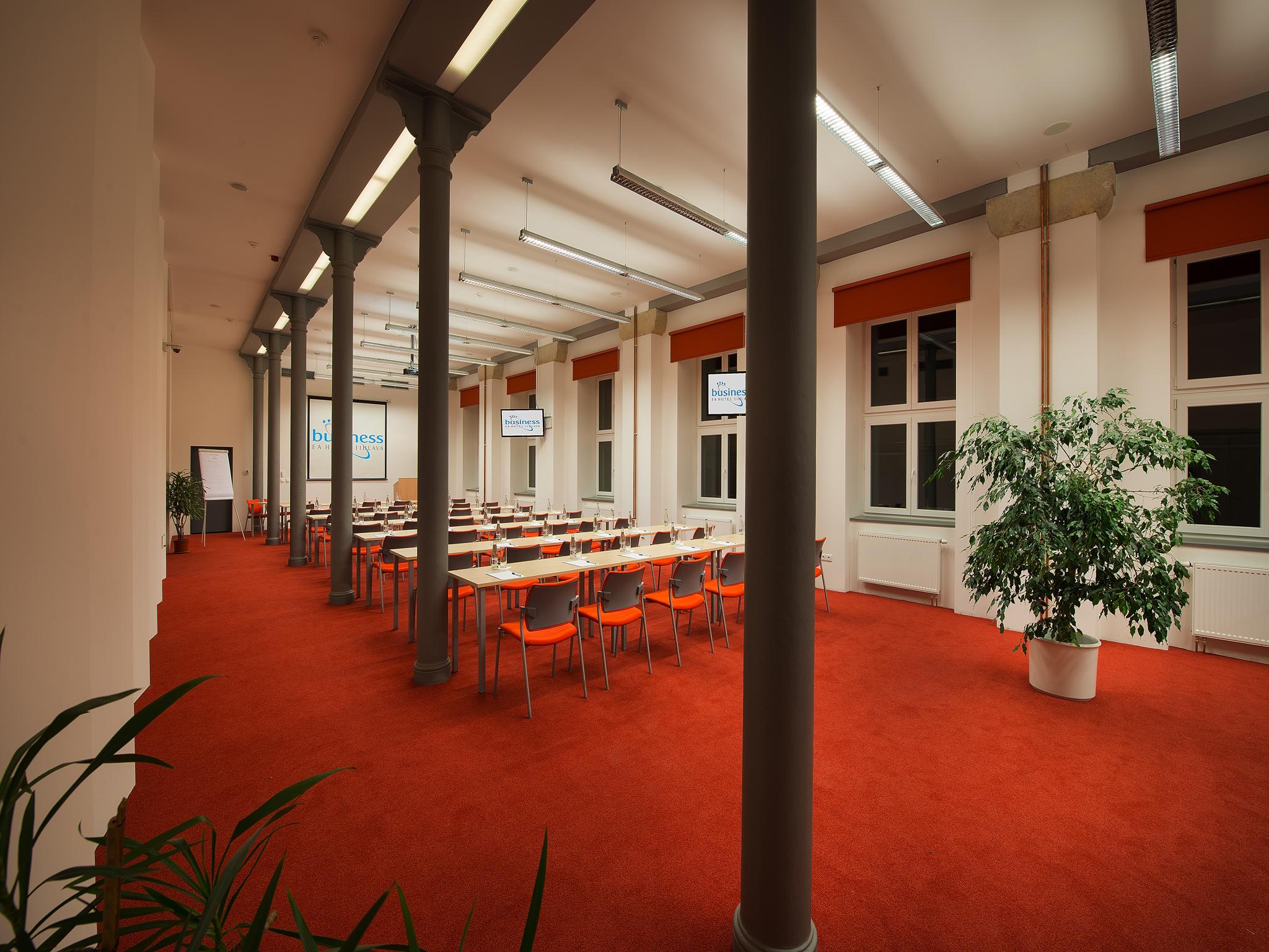 Ea Business Hotel Ихлава Екстериор снимка