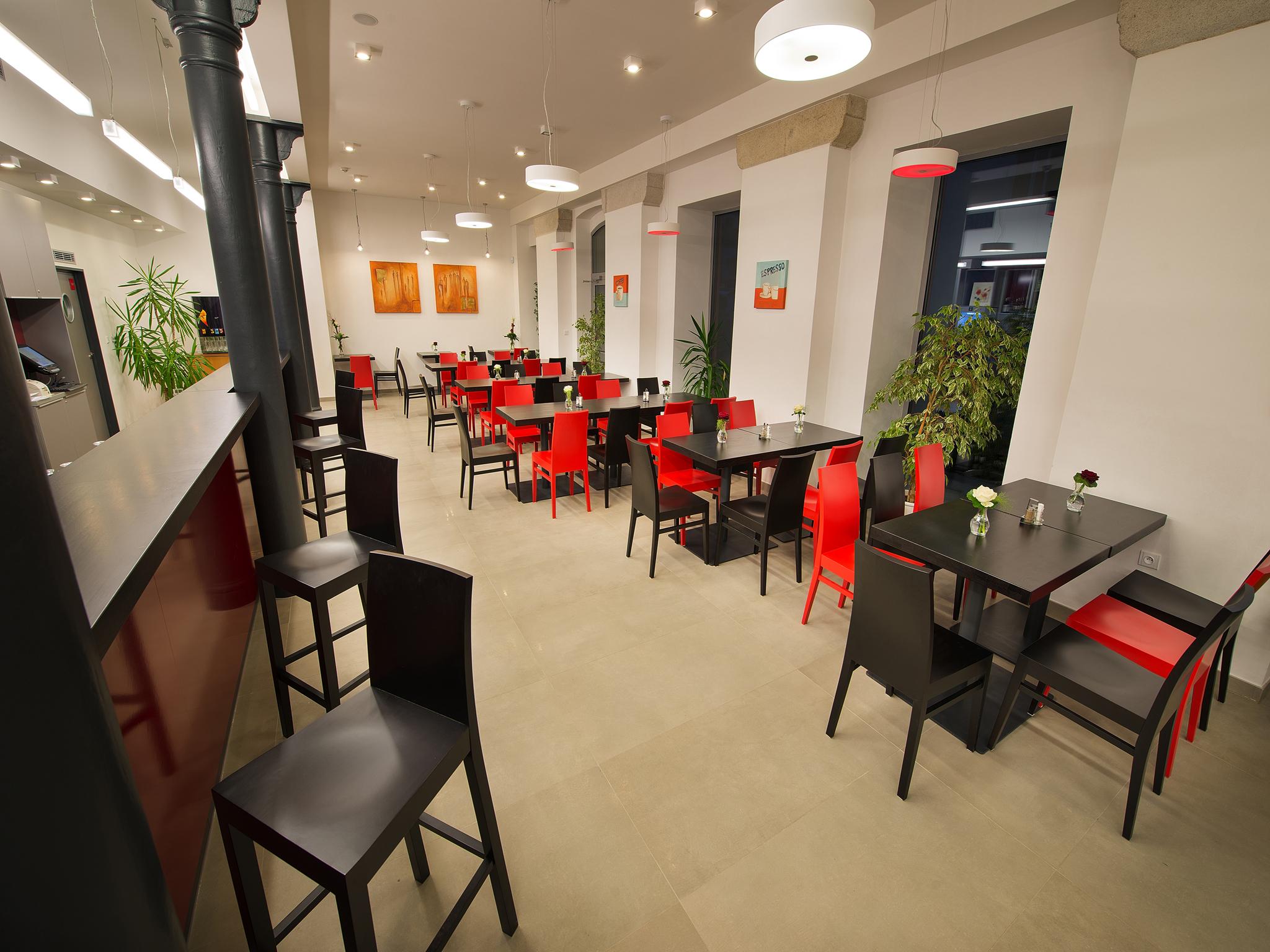 Ea Business Hotel Ихлава Екстериор снимка