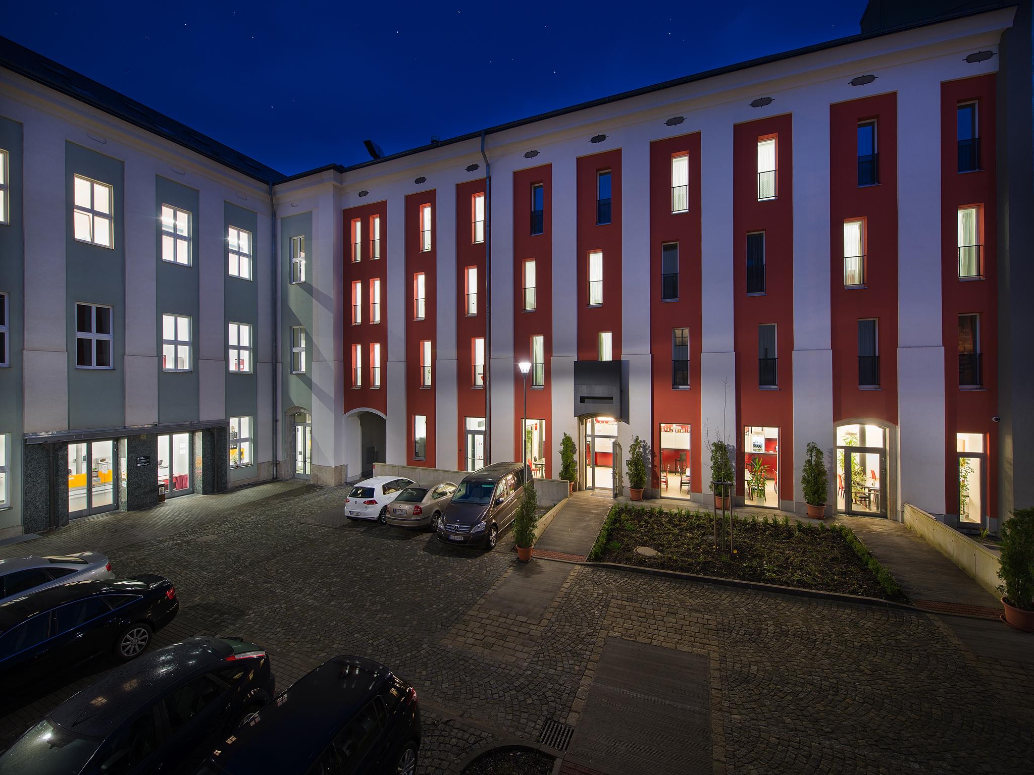 Ea Business Hotel Ихлава Екстериор снимка