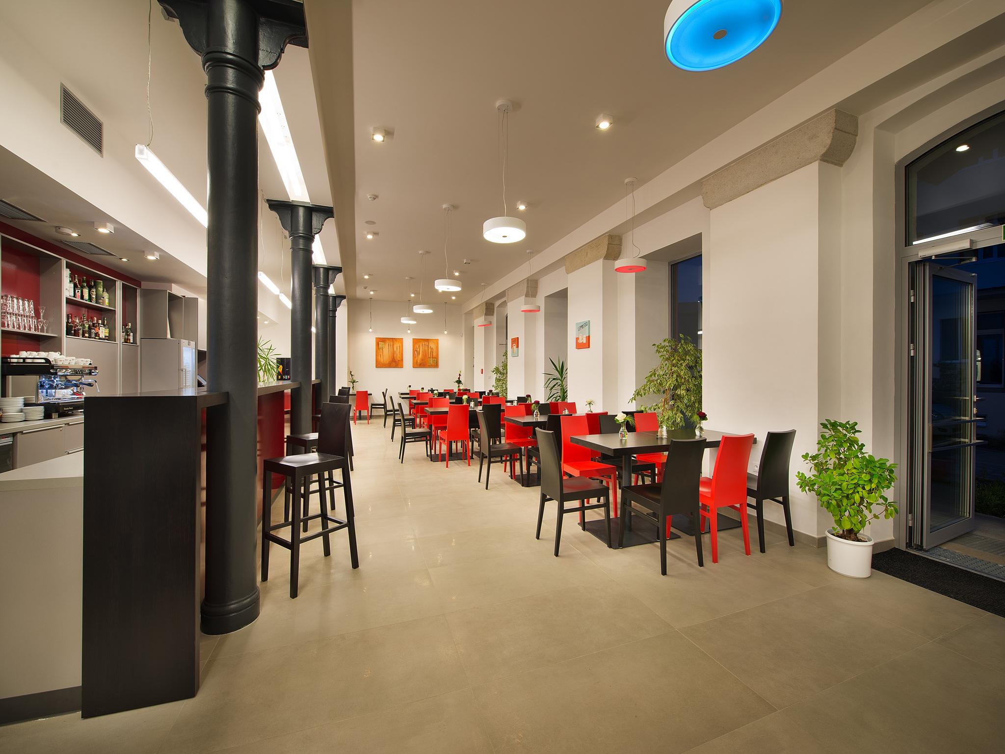 Ea Business Hotel Ихлава Екстериор снимка