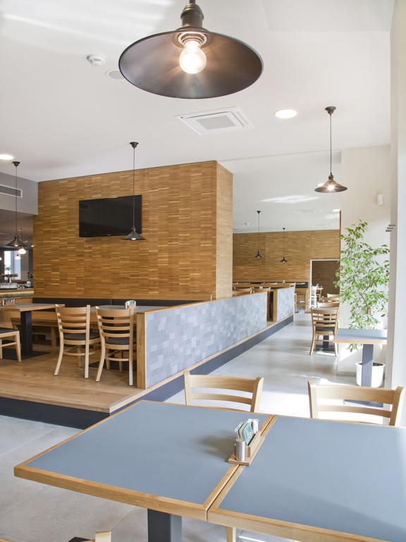 Ea Business Hotel Ихлава Екстериор снимка