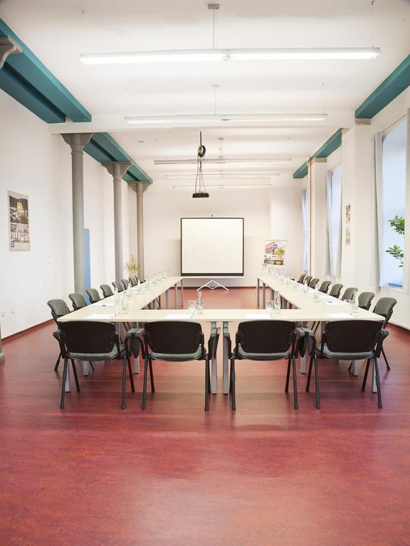 Ea Business Hotel Ихлава Екстериор снимка