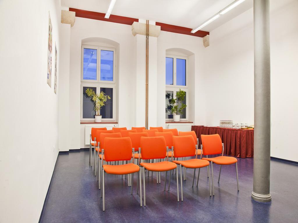 Ea Business Hotel Ихлава Екстериор снимка