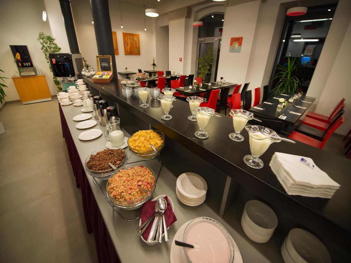 Ea Business Hotel Ихлава Екстериор снимка