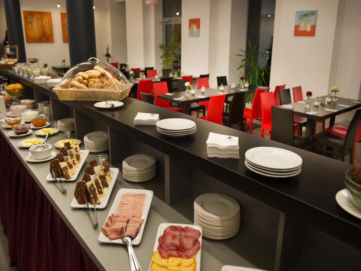 Ea Business Hotel Ихлава Екстериор снимка