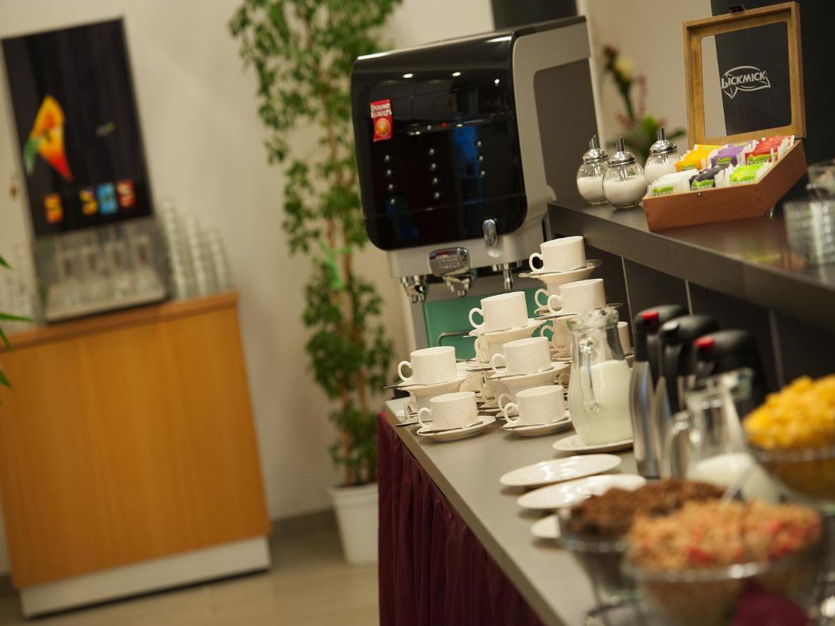 Ea Business Hotel Ихлава Екстериор снимка